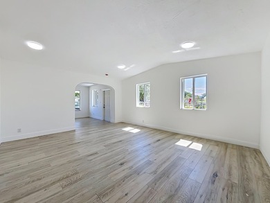 Beautifully updated 4-bedroom, 3-bathroom home with NO HOA - photo 6