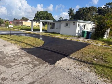 Beautifully updated 4-bedroom, 3-bathroom home with NO HOA - photo 10
