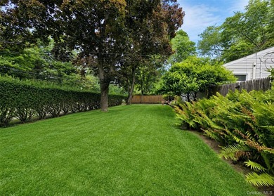 This Lovely 12 Room Ranch Is Privately Nestled In A Beautiful - photo 4