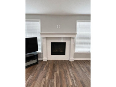 Welcome to easy, maintenance-free living in this beautiful 2 bed - photo 10