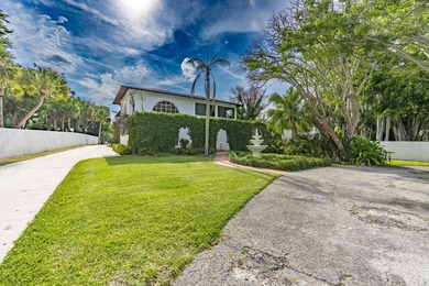 A taste of Palm Beach and old elegance in this massive river - photo 2