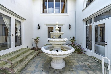 A taste of Palm Beach and old elegance in this massive river - photo 7