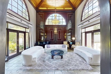 A taste of Palm Beach and old elegance in this massive river - photo 10