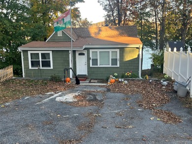 Lake Carmel Home For Sale in Carmel New York