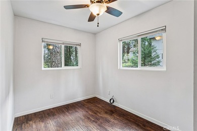 Welcome home to this fully renovated modern mountain retreat - photo 14
