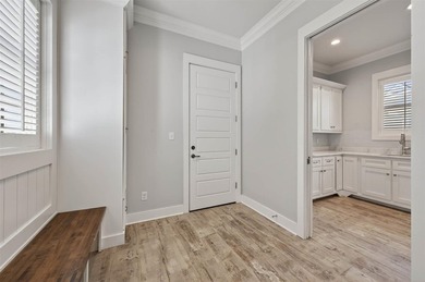 Gorgeous 5 Bedroom, 7 Bathroom home in prestigious Olde Stone - photo 30
