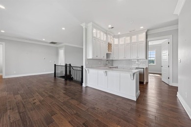 Gorgeous 5 Bedroom, 7 Bathroom home in prestigious Olde Stone - photo 37