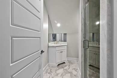 Gorgeous 5 Bedroom, 7 Bathroom home in prestigious Olde Stone - photo 43