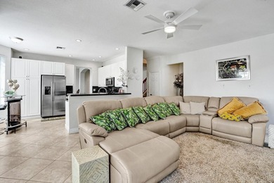 Gorgeous lakefront 4-bedroom, 2.5-bath, 2-car garage home in the - photo 17