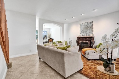 Gorgeous lakefront 4-bedroom, 2.5-bath, 2-car garage home in the - photo 23
