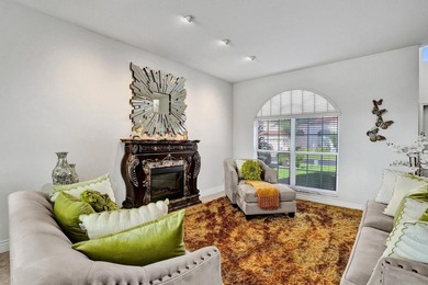 Gorgeous lakefront 4-bedroom, 2.5-bath, 2-car garage home in the - photo 25
