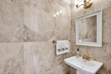 Gorgeous lakefront 4-bedroom, 2.5-bath, 2-car garage home in the - photo 32