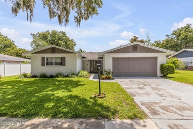 A beautiful 3-bedroom, 2-bathroom home in the heart of Port - photo 3