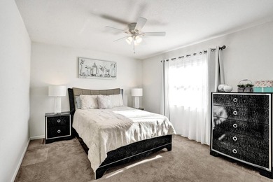 Gorgeous lakefront 4-bedroom, 2.5-bath, 2-car garage home in the - photo 33