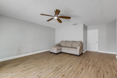 A beautiful 3-bedroom, 2-bathroom home in the heart of Port - photo 10