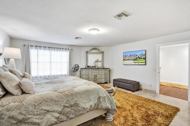 Gorgeous lakefront 4-bedroom, 2.5-bath, 2-car garage home in the - photo 40