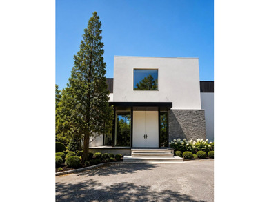 A rare opportunity to own one of Southampton's most distinctive - photo 1