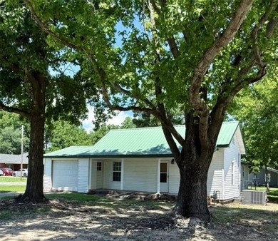 Lake Home For Sale in Eufaula, Oklahoma
