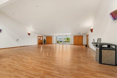 Centrally located and thoughtfully designed premier office - photo 22