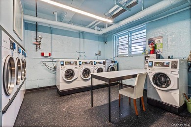 Prime Location! Beautiful 2-bedrooms, 2- full bathrooms - photo 5