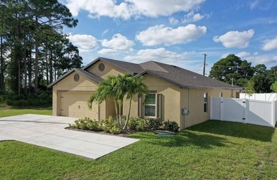 Experience this beautifully upgraded 2021-built home featuring 5 - photo 3