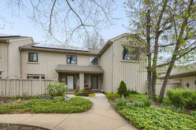 Welcome to Lake Barrington Shores. This 3-bedroom 2.2 Bathroom - photo 1