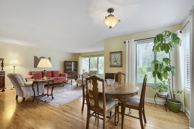 Welcome to Lake Barrington Shores. This 3-bedroom 2.2 Bathroom - photo 4