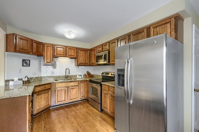 Welcome to Lake Barrington Shores. This 3-bedroom 2.2 Bathroom - photo 6
