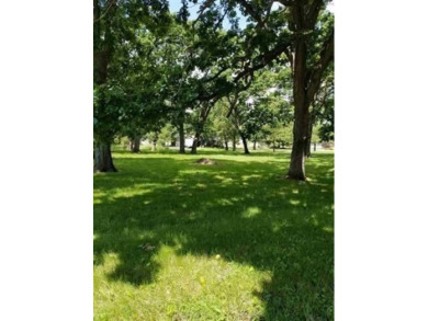 Willow Lake Lot For Sale in Freeport Illinois