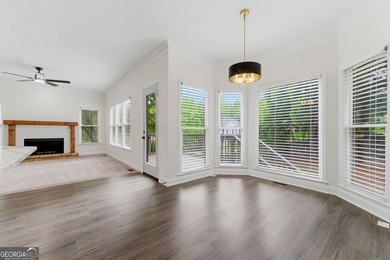Welcome to this beautifully renovated 5-bedroom, 4-bathroom home - photo 13