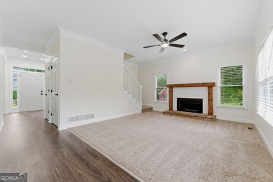 Welcome to this beautifully renovated 5-bedroom, 4-bathroom home - photo 15