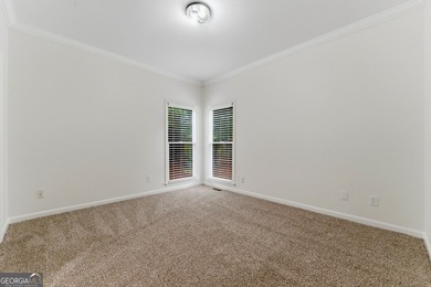 Welcome to this beautifully renovated 5-bedroom, 4-bathroom home - photo 21