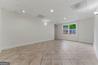 Welcome to this beautifully renovated 5-bedroom, 4-bathroom home - photo 24