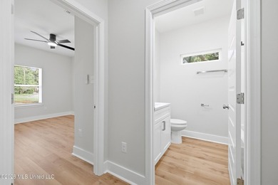 Welcome to your dream home! This beautifully crafted new - photo 24