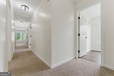 Welcome to this beautifully renovated 5-bedroom, 4-bathroom home - photo 28