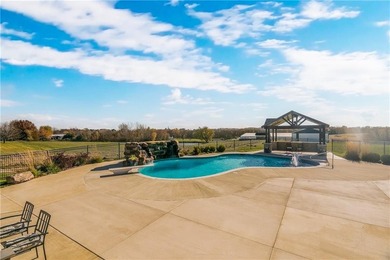 Luxury Estate on 40+/- Acres. Customize the arena to your - photo 9