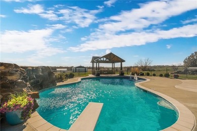 Luxury Estate on 40+/- Acres. Customize the arena to your - photo 10