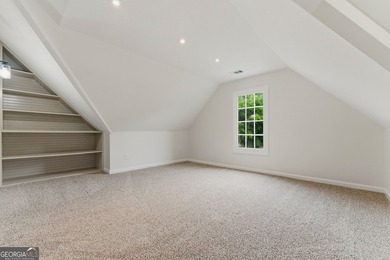 Welcome to this beautifully renovated 5-bedroom, 4-bathroom home - photo 32