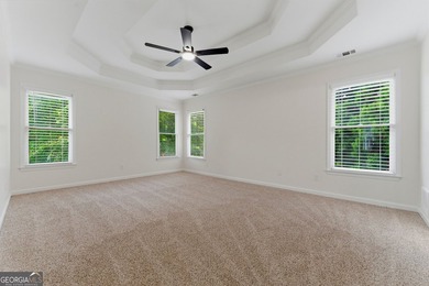 Welcome to this beautifully renovated 5-bedroom, 4-bathroom home - photo 35
