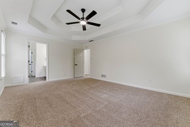 Welcome to this beautifully renovated 5-bedroom, 4-bathroom home - photo 36