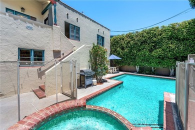Welcome to La Casa Mariana, an exceptional Spanish-style triplex - photo 3
