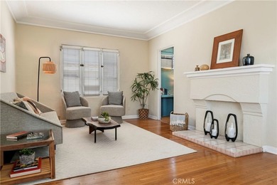 Welcome to La Casa Mariana, an exceptional Spanish-style triplex - photo 8