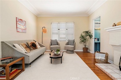 Welcome to La Casa Mariana, an exceptional Spanish-style triplex - photo 9