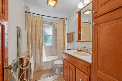This beautifully maintained Shorewood duplex truly has it all! - photo 11