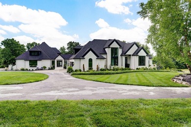 Family Compound! This one-of-a-kind property offers a rare - photo 2
