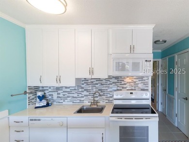 Incredible opportunity for this perfect beach villa! Bright - photo 13