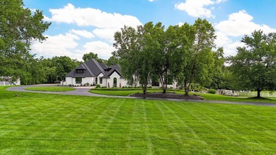 Family Compound! This one-of-a-kind property offers a rare - photo 4
