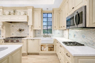 A rare opportunity to own a truly exceptional, fully detached - photo 7