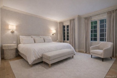 A rare opportunity to own a truly exceptional, fully detached - photo 10
