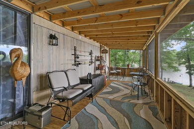 Turn-key waterfront home located on a quiet cul-de-sac with more - photo 29